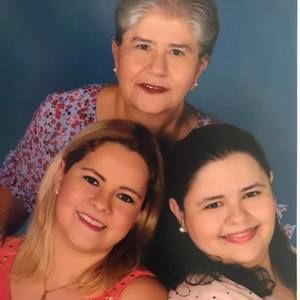 Meet your Posher, Carolina